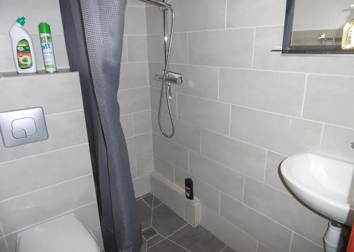 T2 Climatise Avec Piscine, Parking Prive, Proche Port Et Commerces, Ideal 4-5 Pers. - Fr-1-796-9 *
