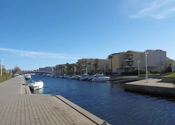 Apartmán T2 Climatise Avec Piscine, Parking Prive, Proche Port Et Commerces, Ideal 4-5 Pers. - Fr-1-796-9 *